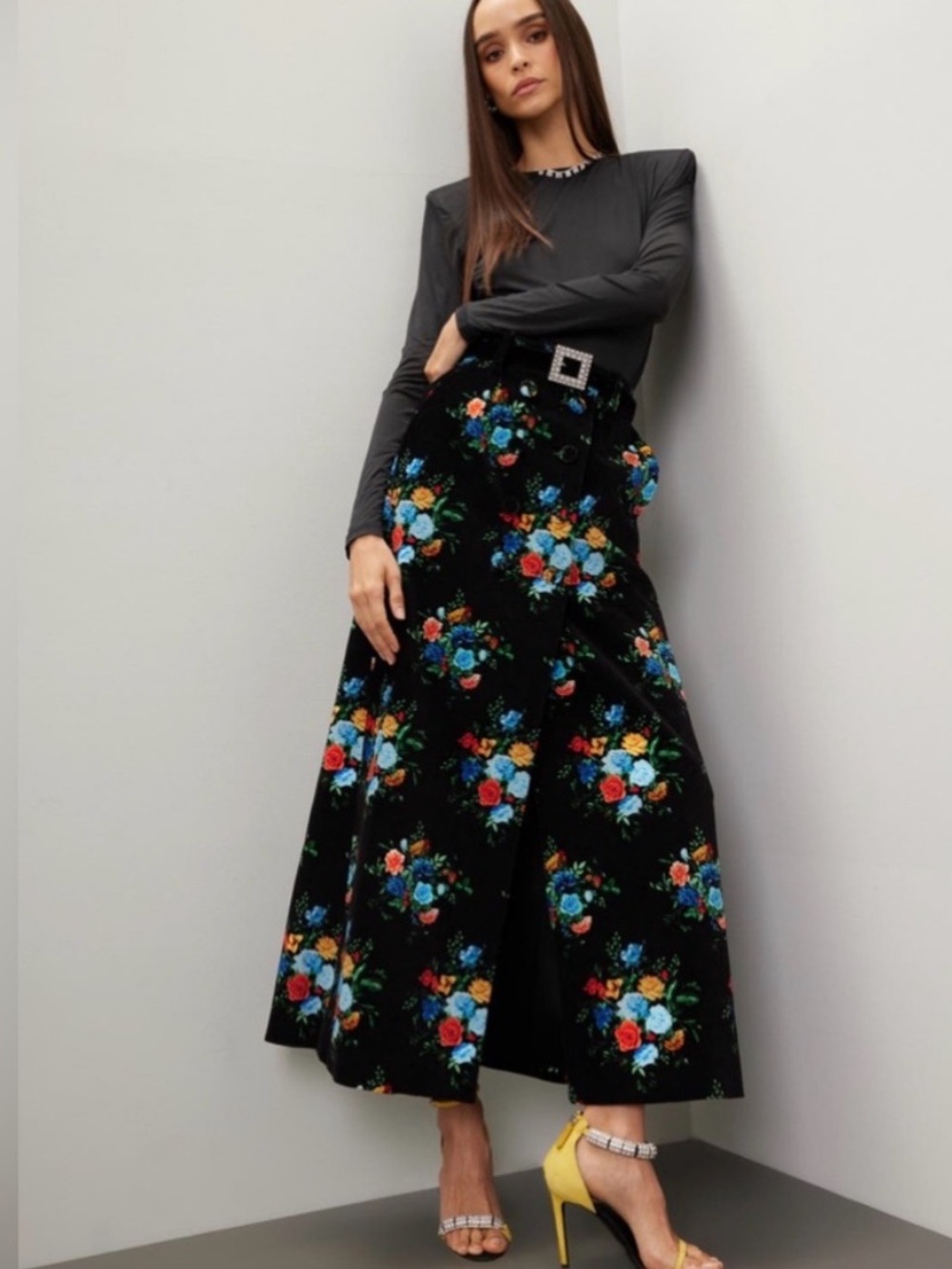 Paco Rabanne Floral Velvet Maxi Skirt - Black with Multicolor Roses size 34 - Picture 2 of 5